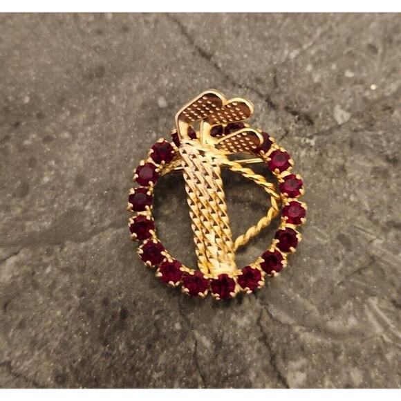 Golf Bag Clubs Brooch Pin Gold‎ Tone Circle Red Rhinestone Articulated Vintage - Picture 1 of 2